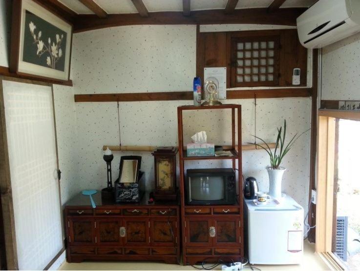Goseong Choi Pilgan'S Old House Hotel Bilik gambar